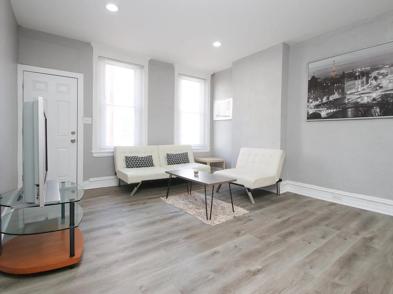 3 bed, 1.5 bath, 1072 sqft, $1,650 — Photo 3