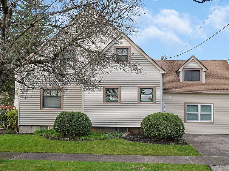 731 Elm St SW #A — Photo 17