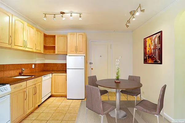 Rented by Corcoran | media 8