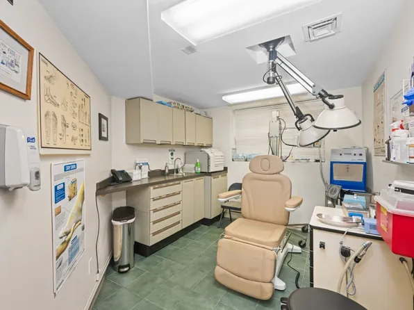 248 Avenue P image 49 of 51