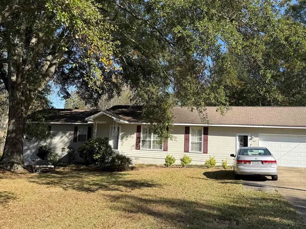 101 4th Ln, Pleasant Grove, AL 35127