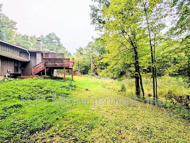 4 bed, 2.0 bath, 2280 sqft, $2,575 — Photo 3