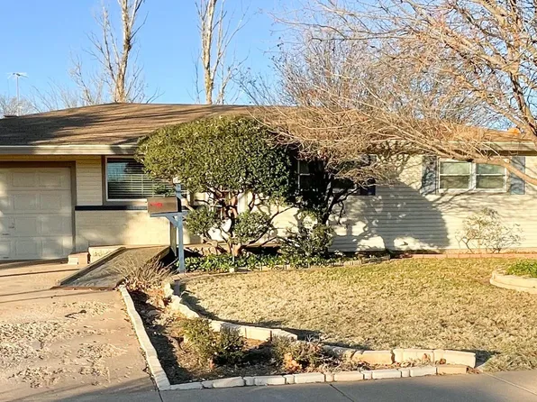 1417 E Buckley St, Brownfield, TX 79316