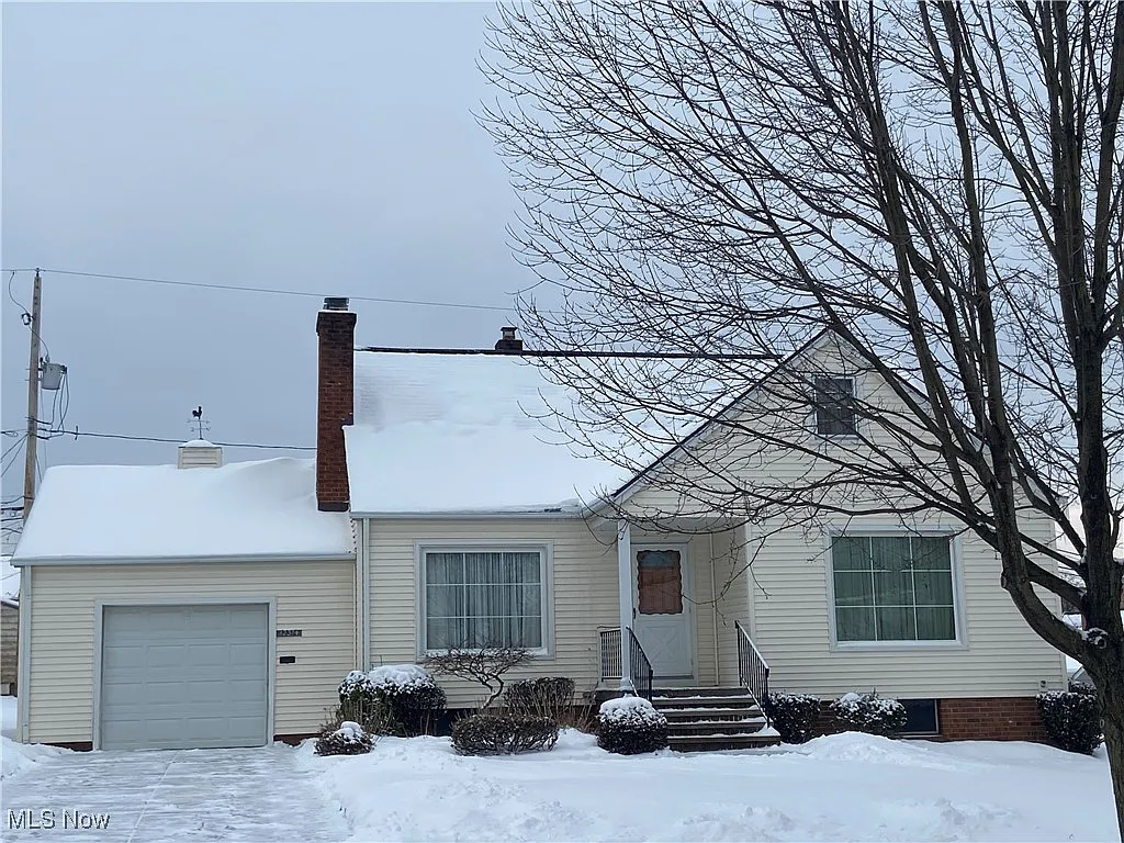 12314 Reindeer Ave photo 1
