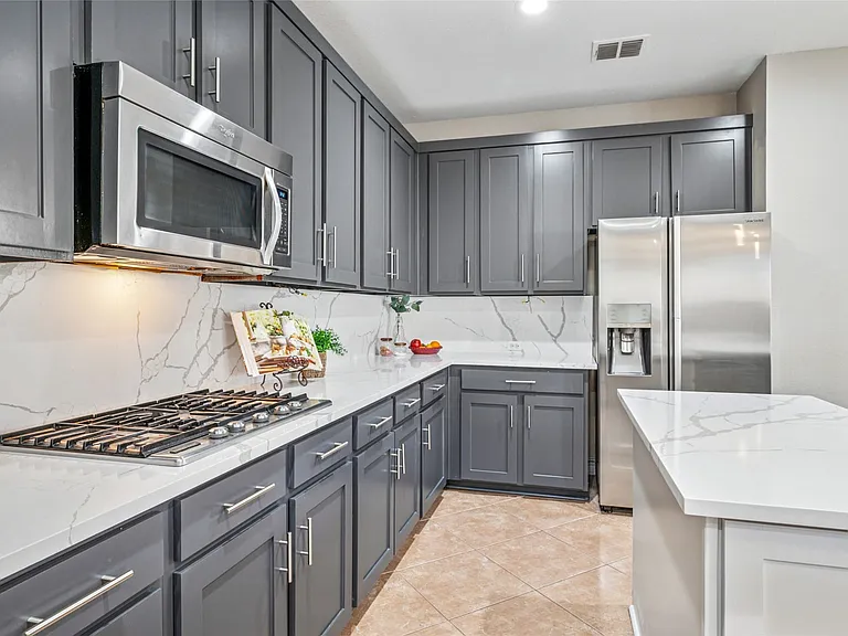 8812 Bluffcreek Ln — Photo 5