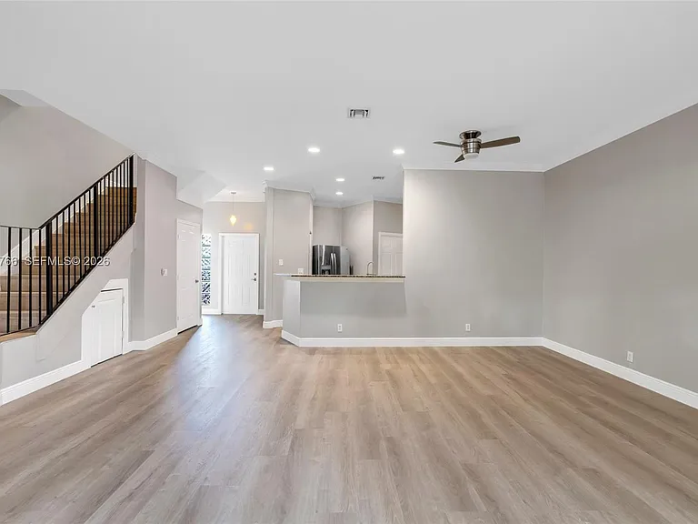 2929 SW 18th Ter — Photo 11