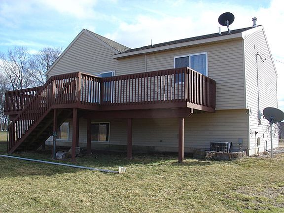 3rd image of 8927 Peterson St NE