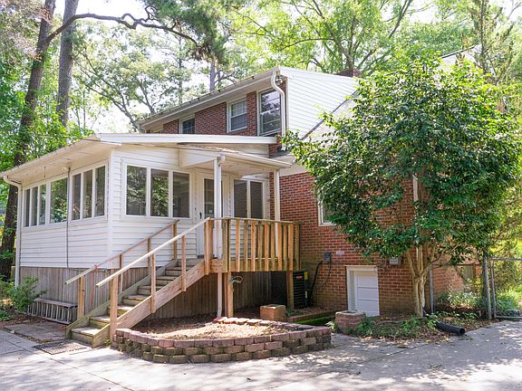 3rd image of 1603 Oaklawn Drive