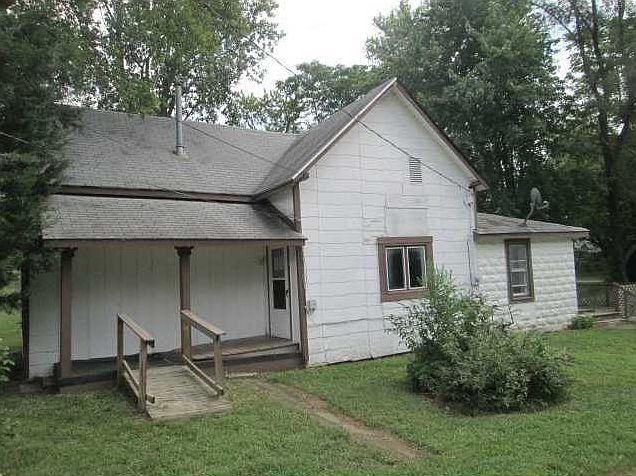 1st image of 407 Chestnut St