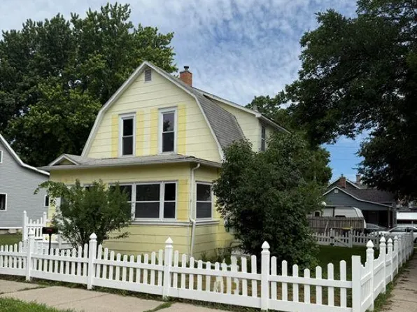 302 Nicollet Ave, North Mankato, MN 56003