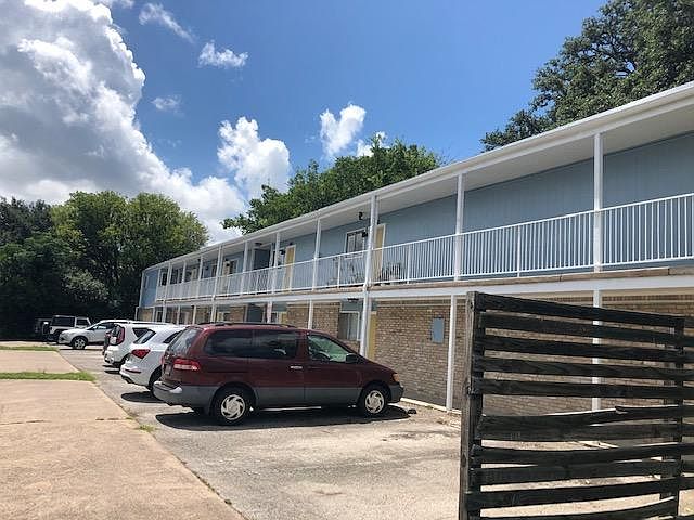1st image of 515 Krebs Ln #106