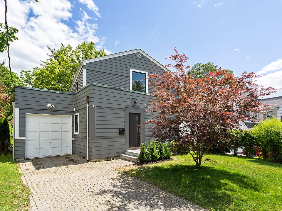 1st image of 31 Manor Ln