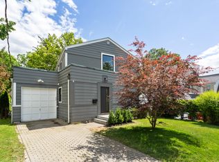 31 Manor Ln, Larchmont, NY 10538