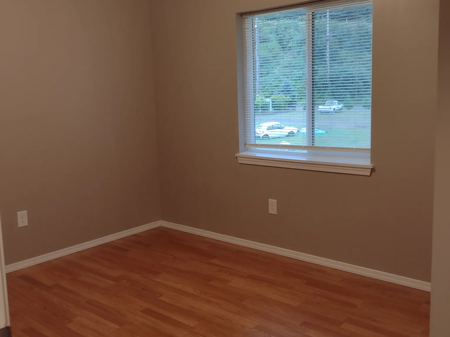 3 bed, 1.5 bath, 1200 sqft, $1,995 — Photo 4