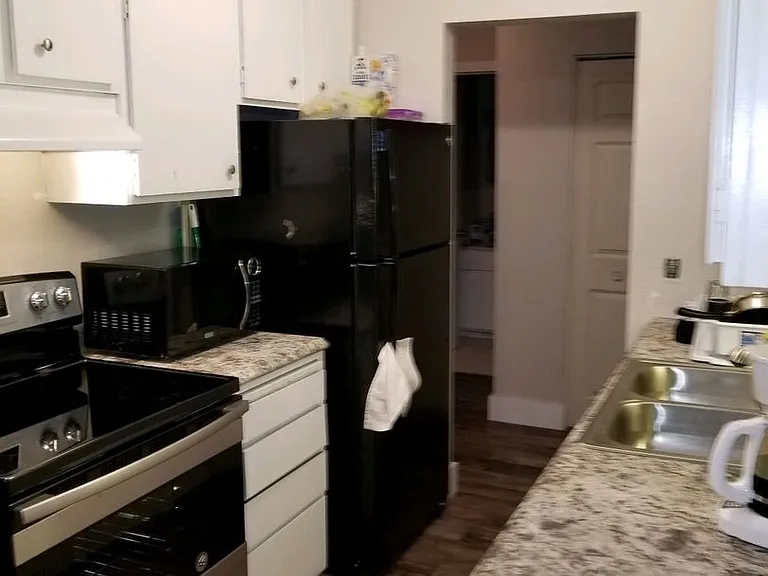 615 Hall Ave — Photo 7