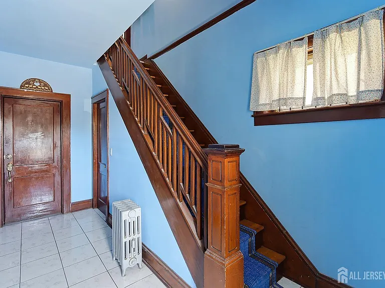 10 Garfield St — Photo 3