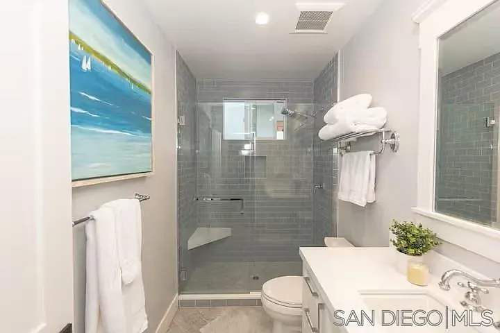 457 E Ave — Photo 18