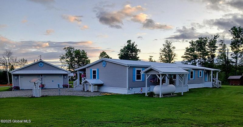 5th image of 612 Oswegatchie Road