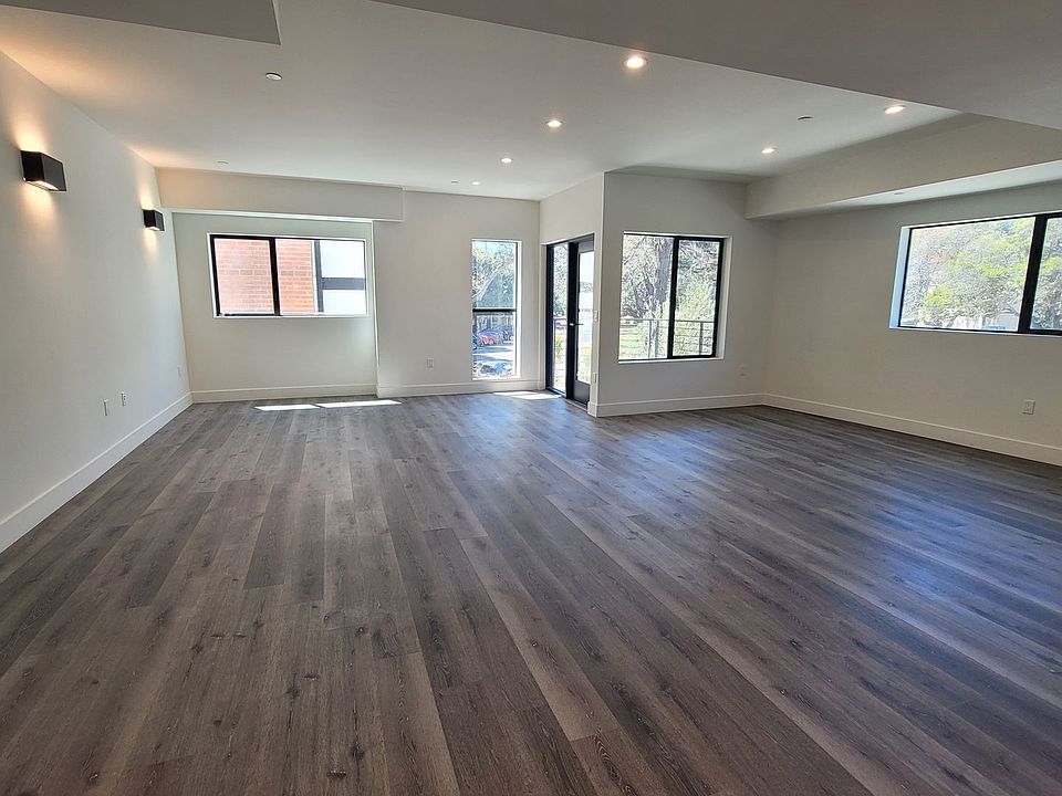 1st image of 862 Moraga Dr #204