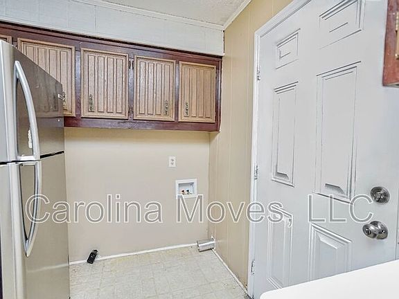 3rd image of 196 McArthur St