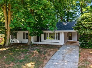 1409 Woodberry Rd, Charlotte, NC 28212