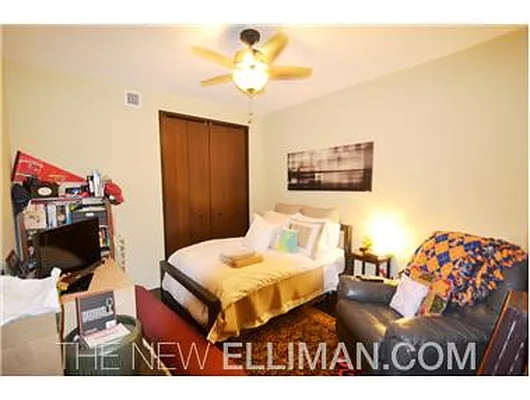 Rented by Douglas Elliman | media 23