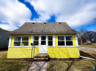311 N Lee Ave, Madison, SD 57042