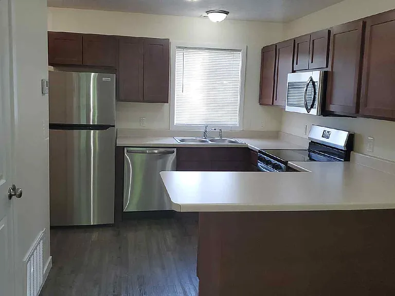 3835-3906 Vale Dr — Photo 104
