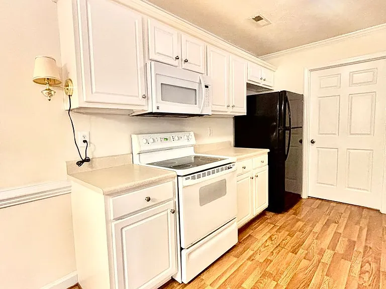 1711 Renwick Dr #102 — Photo 10