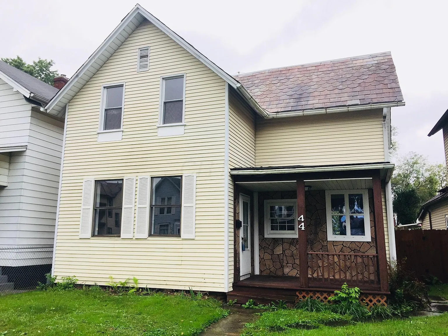 44 Oakwood Ave photo 1
