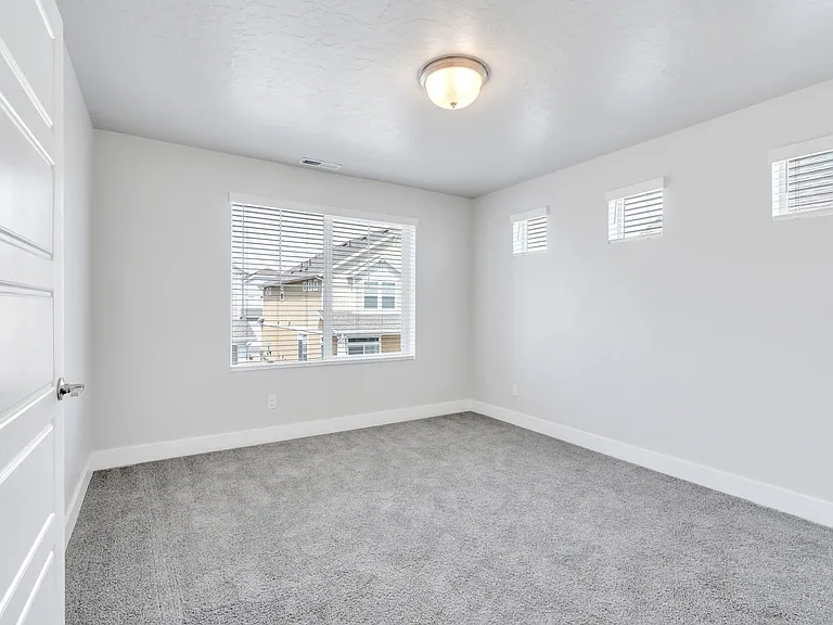 39 S Baker Spring Cv — Photo 14