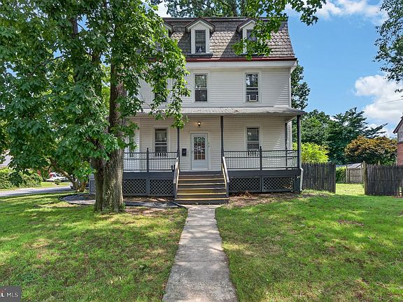 2nd image of 900 Andrews Ave