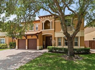 15555 SW 26th Ter, Miami, FL 33185