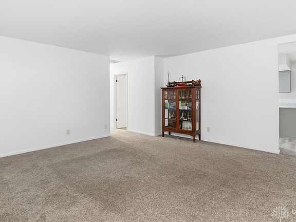 5th image of 324 Cherrywood Dr