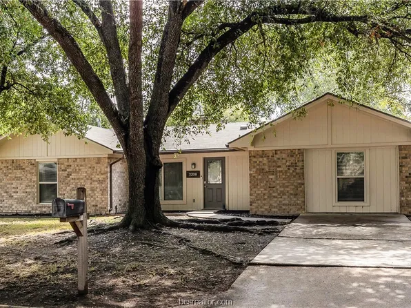 3208 Wildlife Cir, Bryan, TX 77802