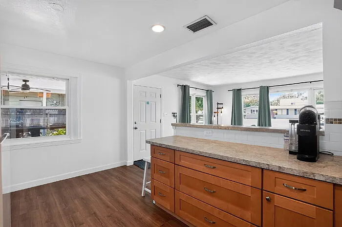 2617 Nassau St — Photo 21