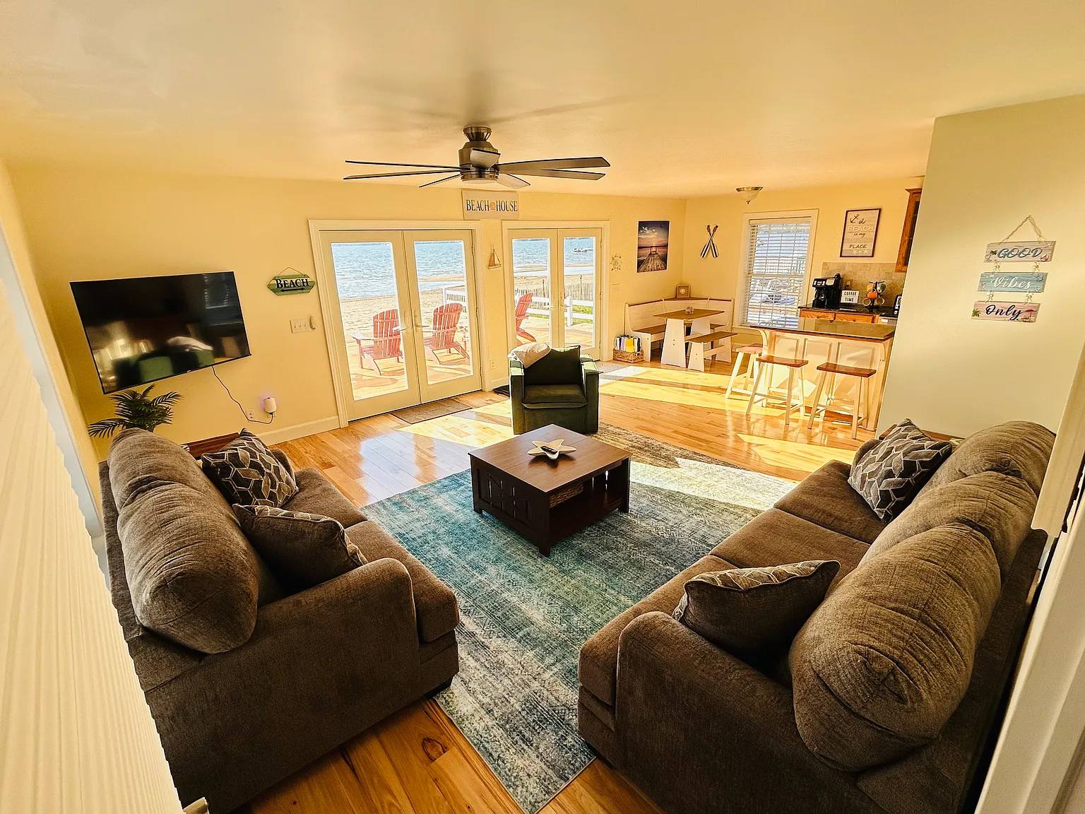 1401 Park Ave — Photo 3