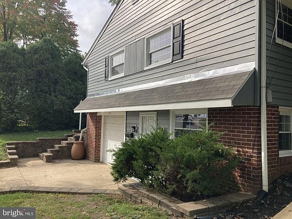 3rd image of 209 Coronet Dr