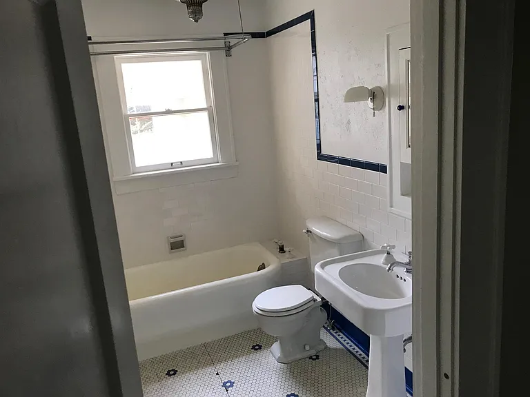 3230 Rogers Ave — Photo 8
