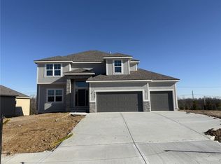 9007 N Poplar Ave, Kansas City, MO 64156