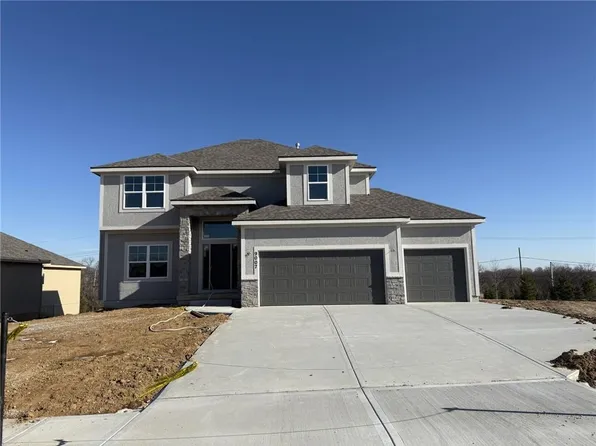9007 N Poplar Ave, Kansas City, MO 64156