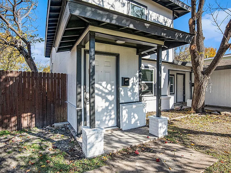 408 Dawson Cir #B — Photo 4