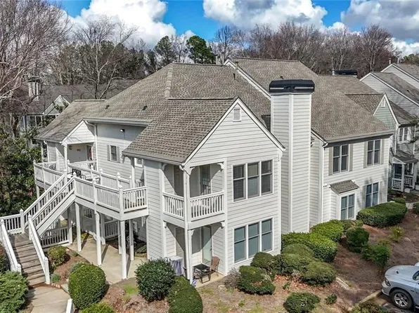 909 Hollyfax Cir, Sandy Springs, GA 30328