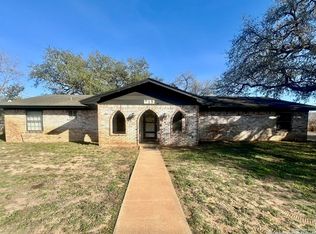 215 Lantana, Pleasanton, TX 78064