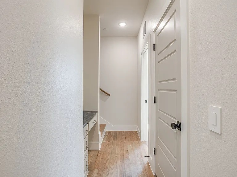 2820 Weisenberger St #102 — Photo 26
