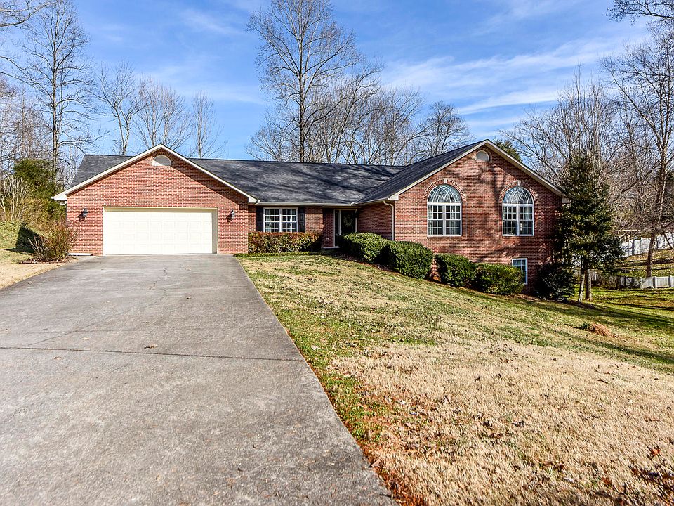 1st image of 902 Meadow Oaks Dr