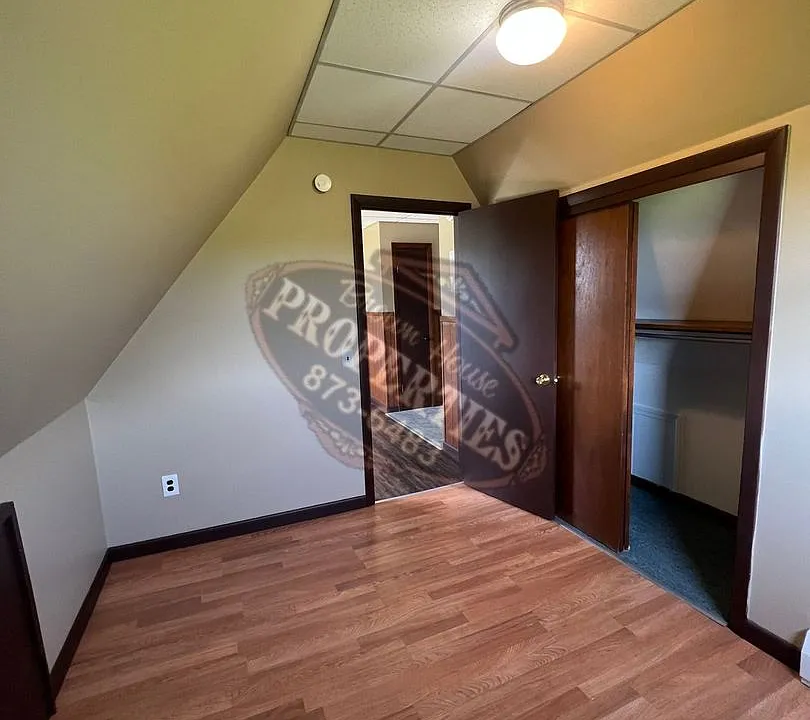 135 Oakland Rd