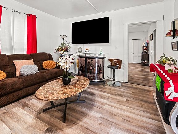 5th image of 182 Milk St