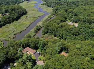 2 Pond Path, Smithtown, NY 11787