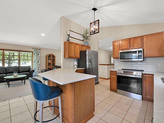 3rd image of 8381 S 15th AVENUE
